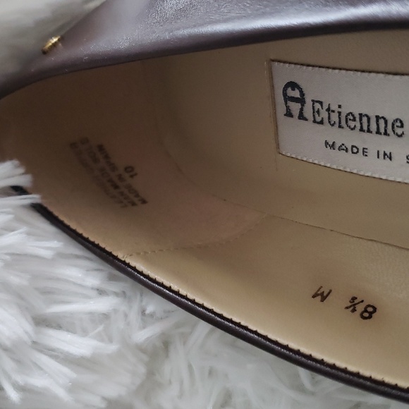 Etienne Aigner Taylors brown 2" heels - Picture 5 of 5